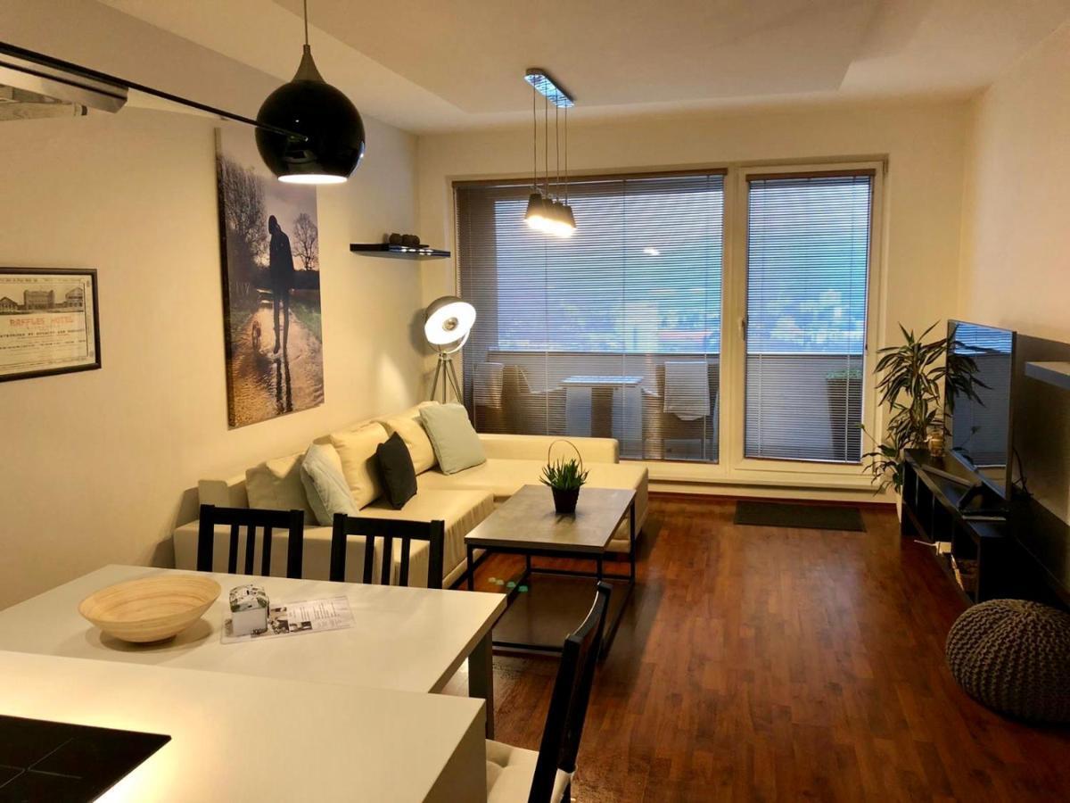 Bl Luxury Apartment, 24Hr Self Check-In, Free Private Garage Parking, Panoramic Views From Balcony, 5 Minute Walk To City Center Banská Bystrica Exterior foto